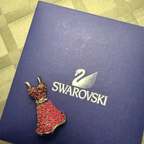 NWB Swarovski Red Dress Pin - Picture 1 of 6